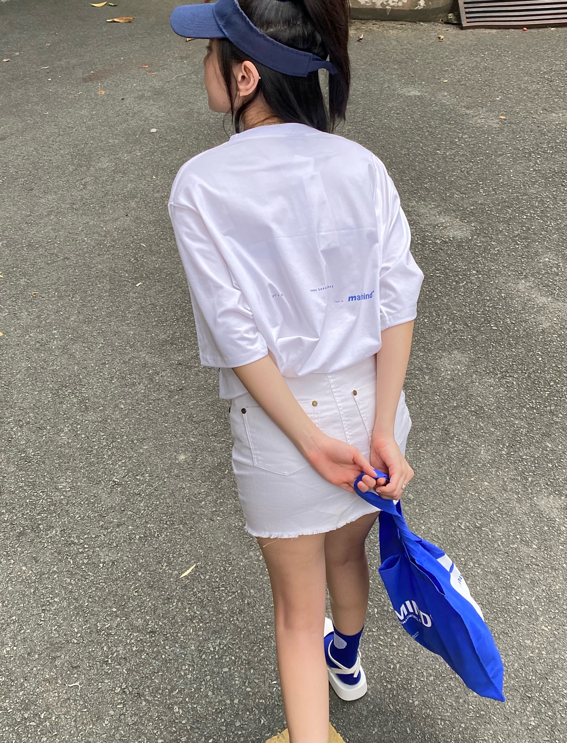 Áo Thun Lost In Madmind Màu Trắng