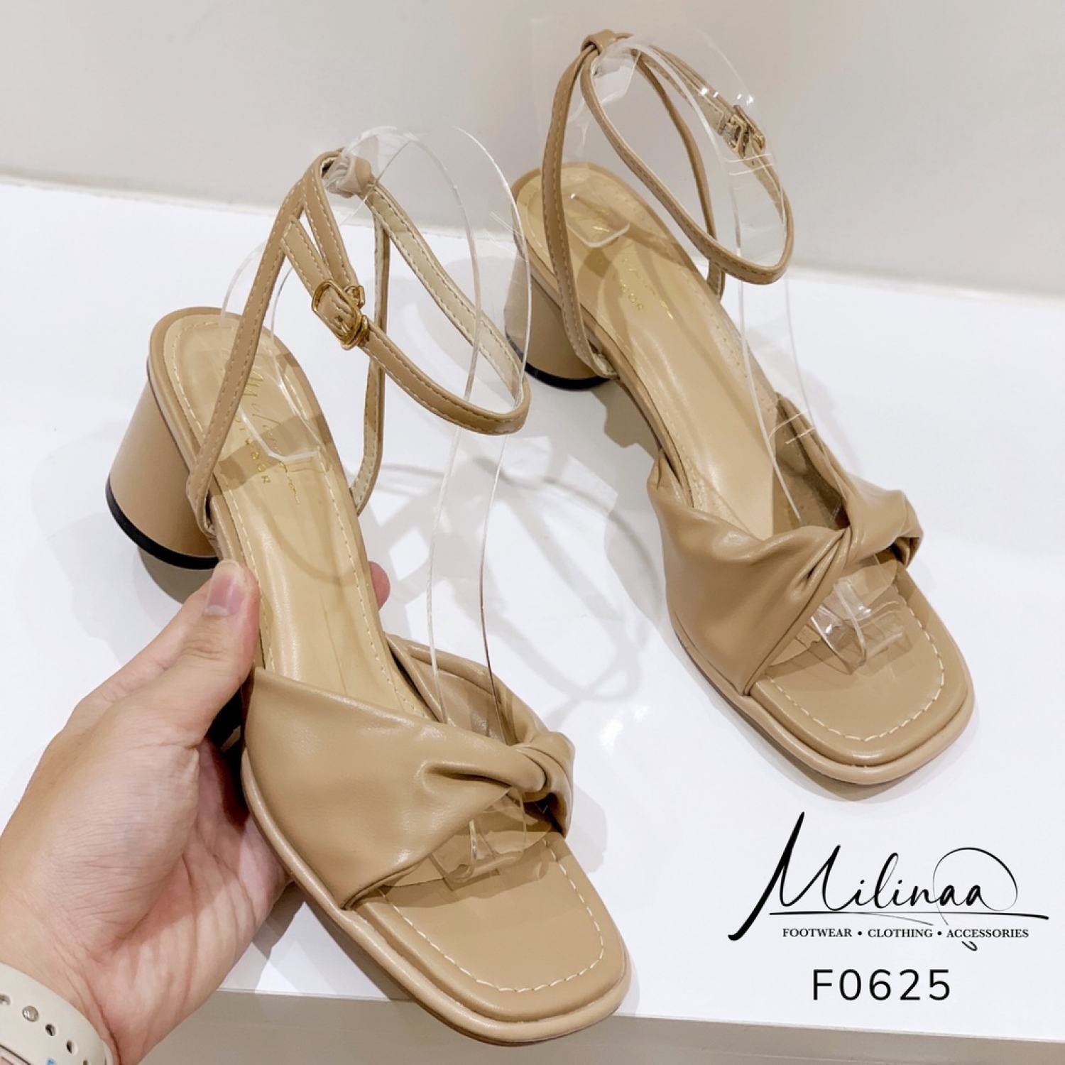 Giày sandal nữ gót trụ tròn 5p bản ngang xoắn hậu hở gót vòng cổ f0625