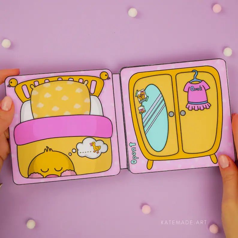 Busy book Bạn Vịt Lalafan Doll House