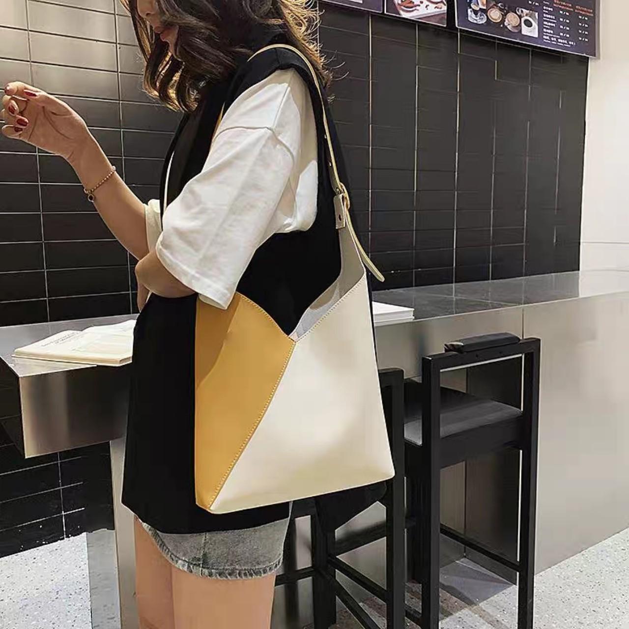 Túi đeo chéo da cut out bag trẻ trung năng động