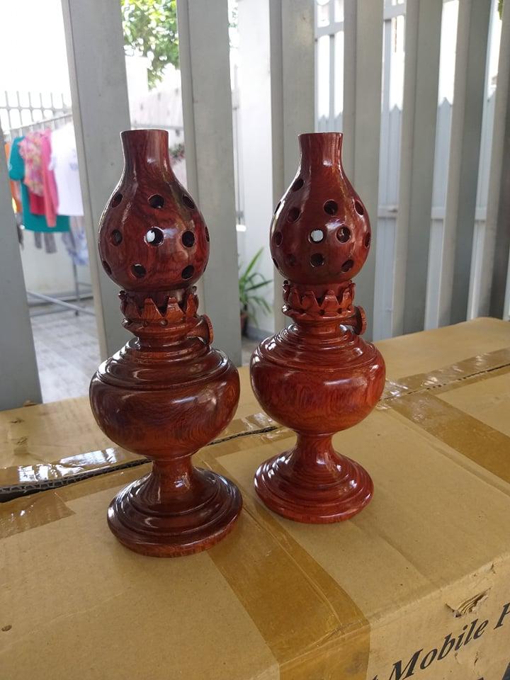 Cặp Đèn Thờ Gỗ Hương Cao 20Cm