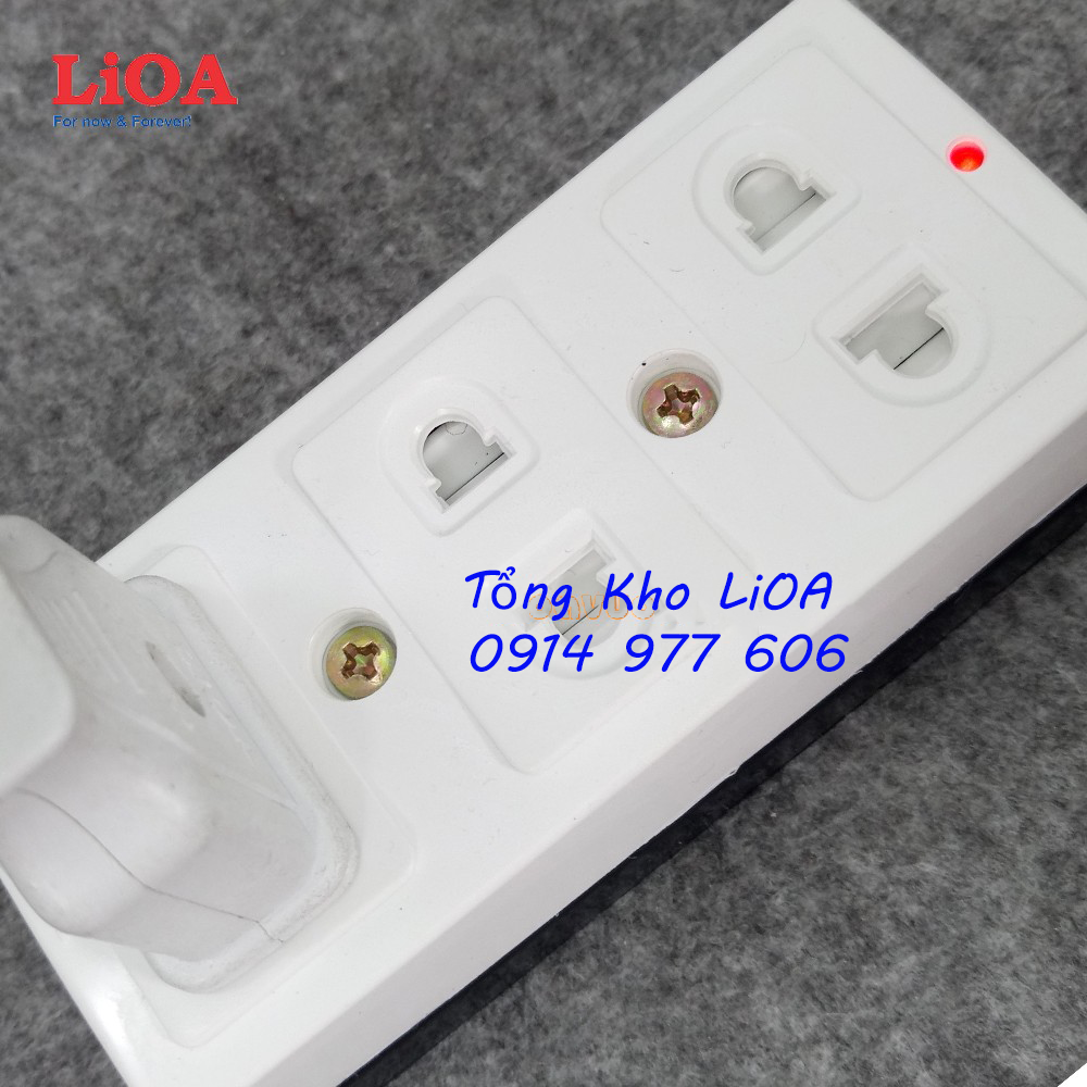 Ổ cắm điện ba nổi có nắp che an toàn