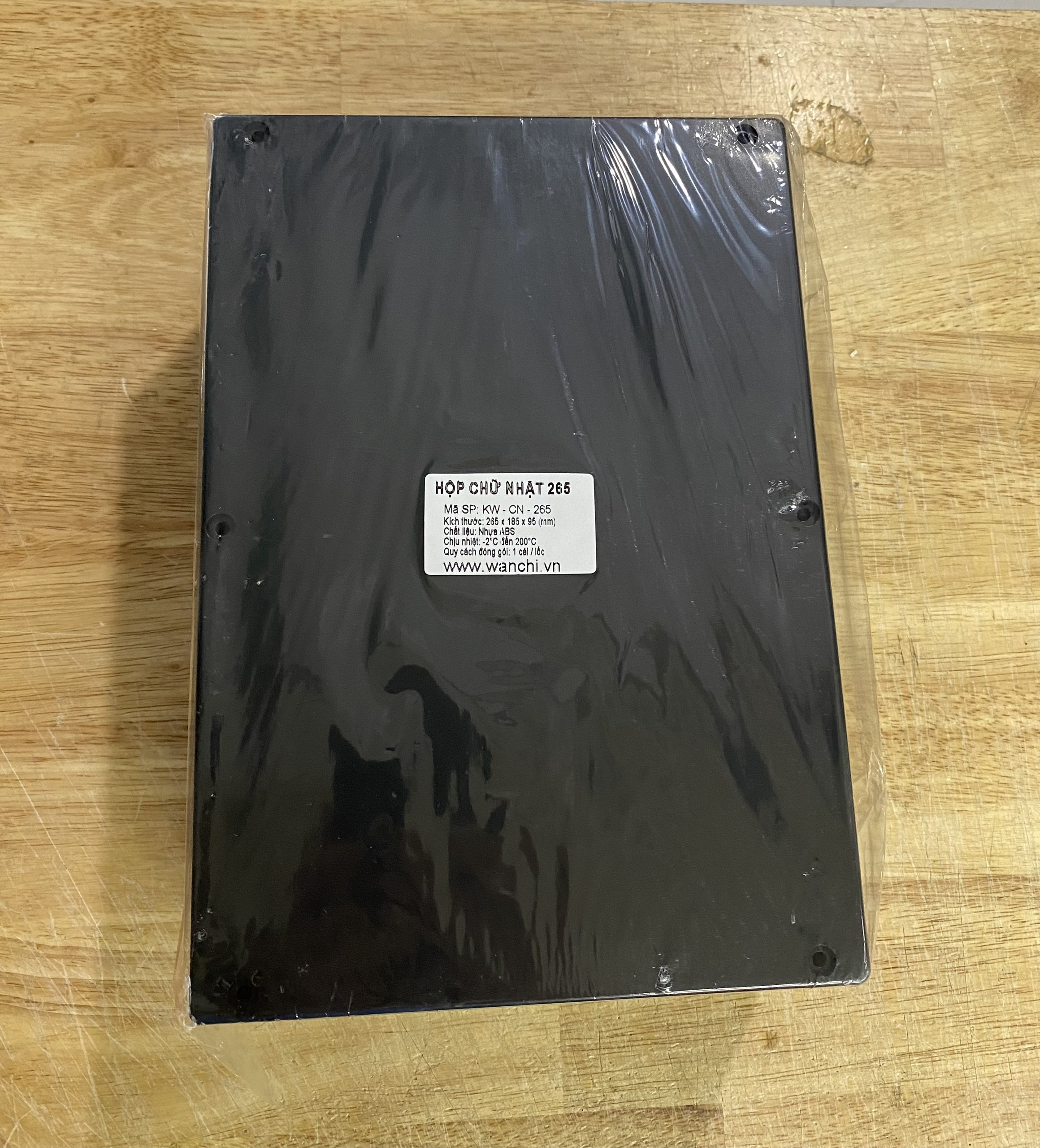 Hop nhua abs wanchi 265
