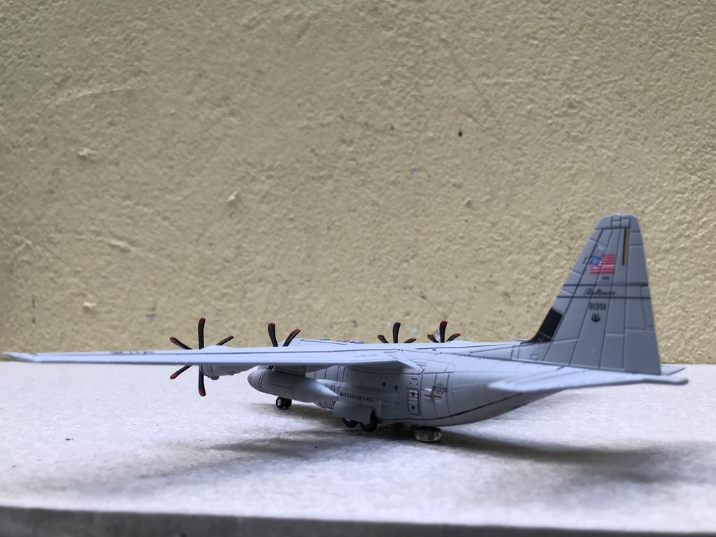 [HCM]Mô hình Máy bay AC-130A  1:200