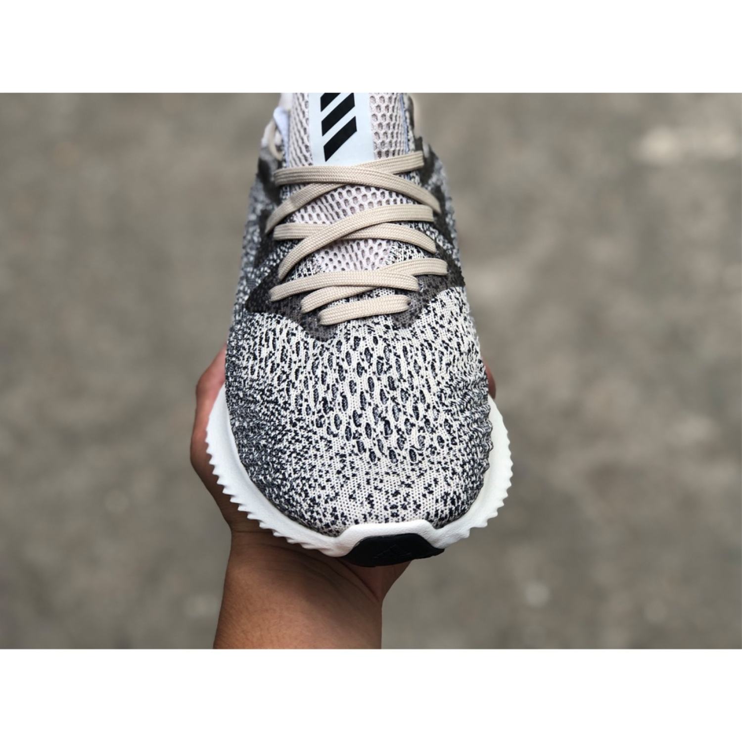 Giày AlphaBounce Xám Tiêu Nam Nữ 11 Cao Cấp Full Box [ Sướng Sneaker ]