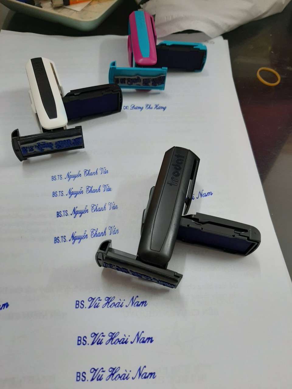 Khắc con dấu USB nhỏ gọn, xinh, rẻ, đẹp, (Trodat 9511)