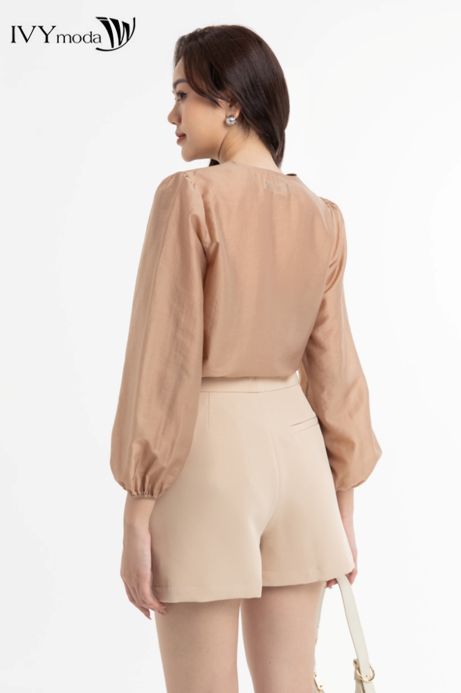Áo sơ mi lụa phối nút IVY moda MS 17M8025