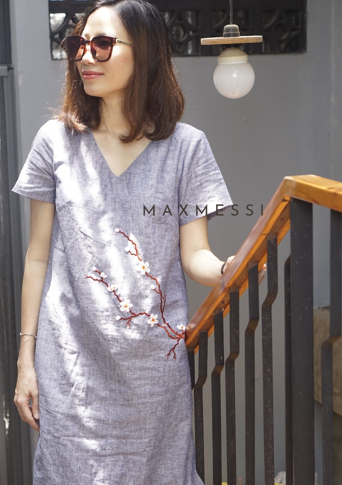 Đầm Linen thêu cổ tim LEA - MaxMessi