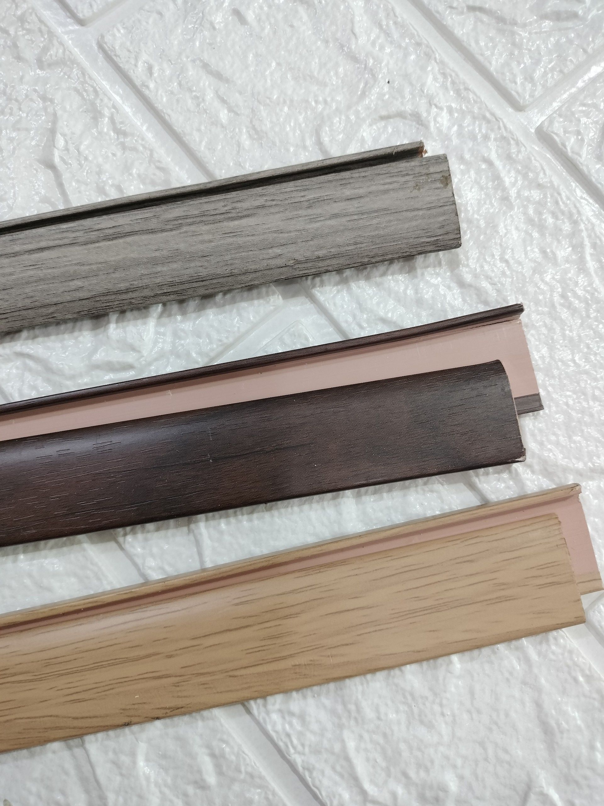 Nẹp kết thúc, Nẹp chân tường sàn gỗ
