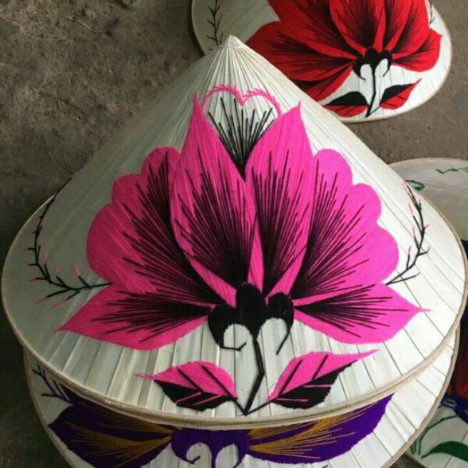 Bộ 3 nón lá thêu hoa cho người lớn