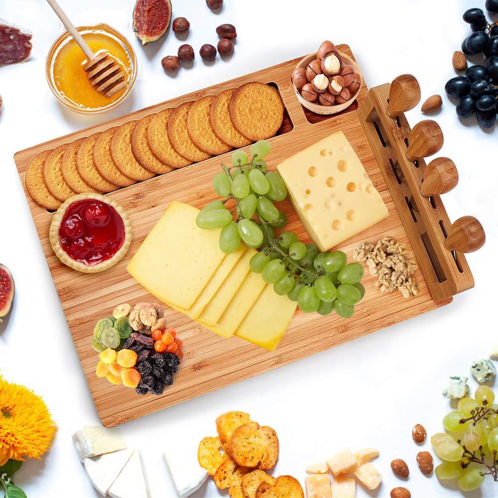 Khay gỗ thớt gỗ đựng đồ ăn, phô mai kèm set dao