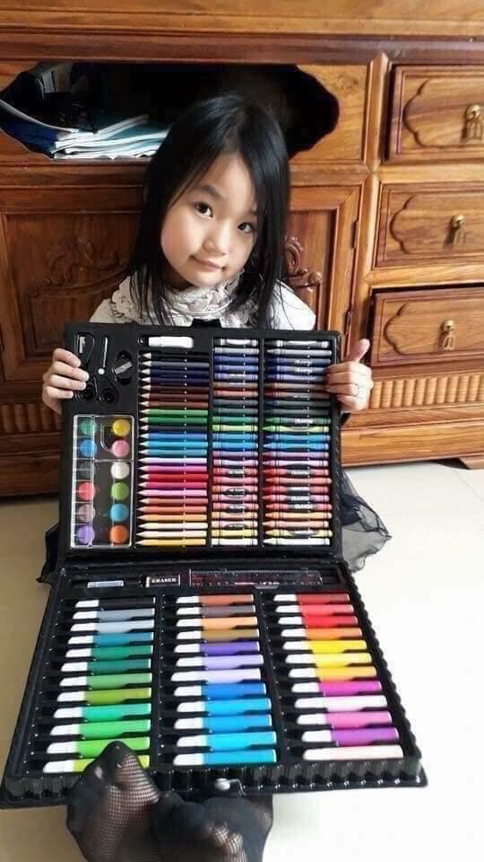 Hộp bút màu 150 chi tiết