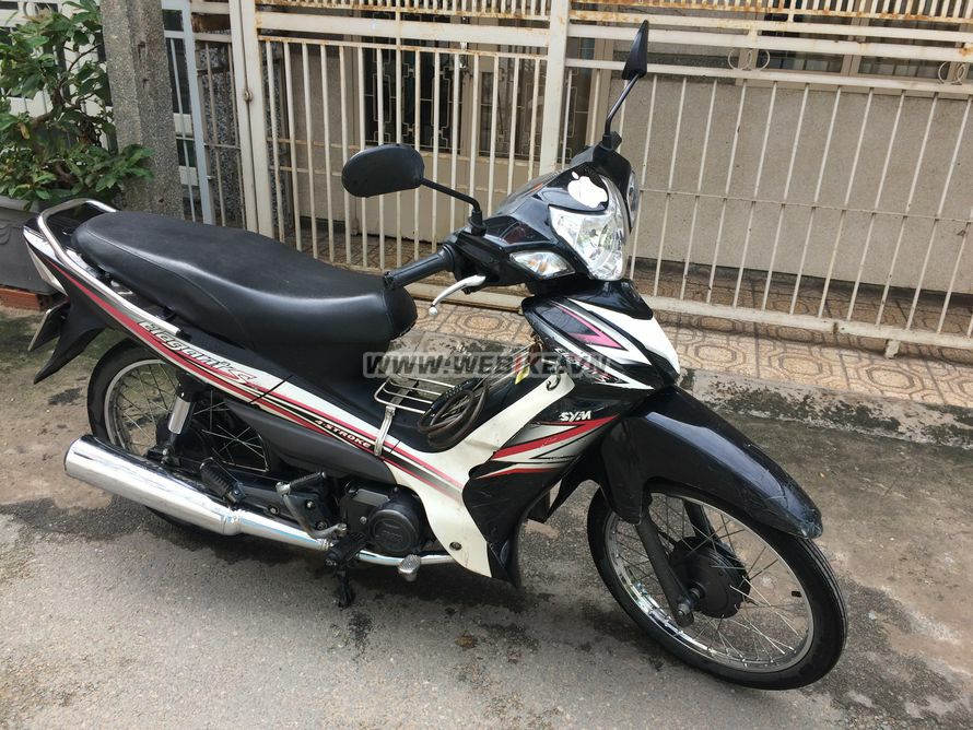 khung bảng số titan 7 màu kèm mica