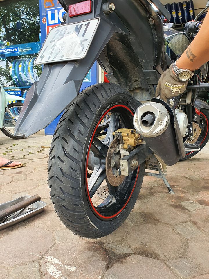 Lốp/vỏ xe máy Michelin 150/60-17 Pilot Street 2
