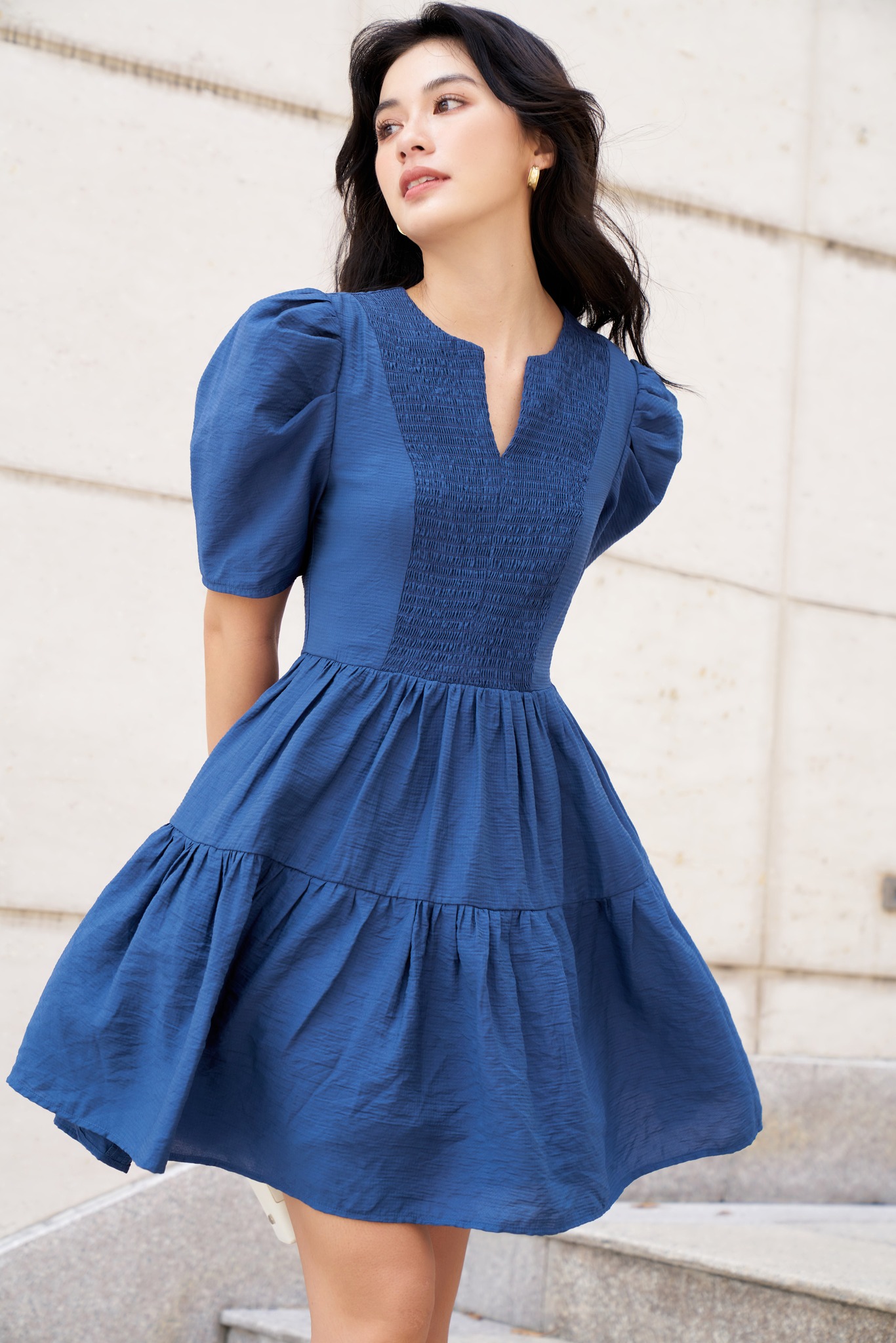 OLV - Đầm Notched Hem Dress in Navy