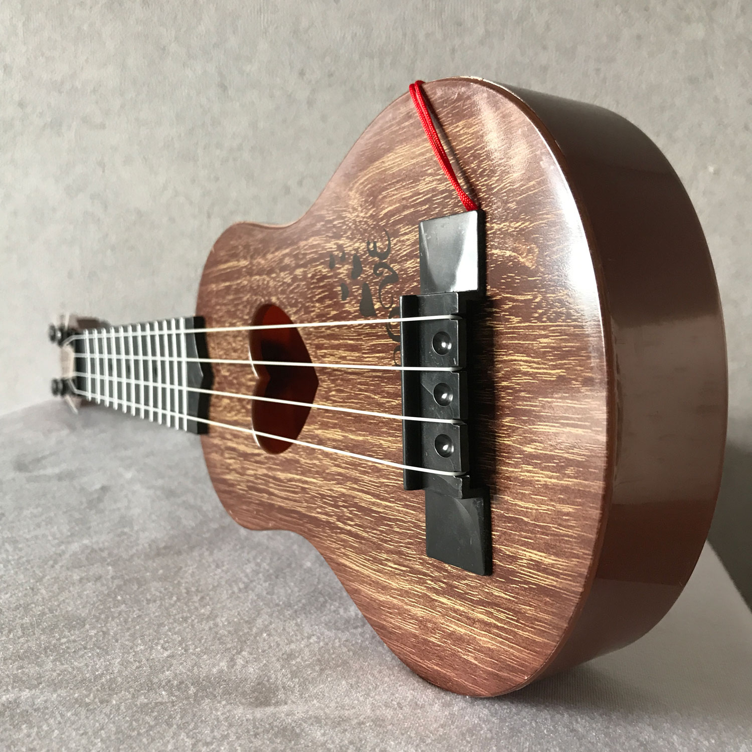 Ukulele Love dễ thương cho bé tập chơi