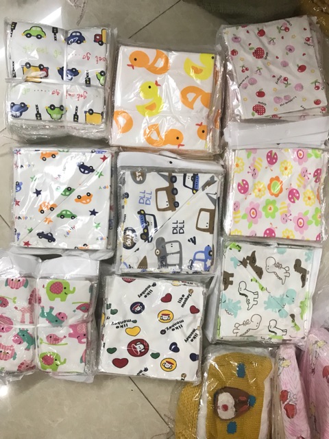 Set 2 Khăn Yếm Tam Giác Cotton 2 Lớp Cúc Bấm