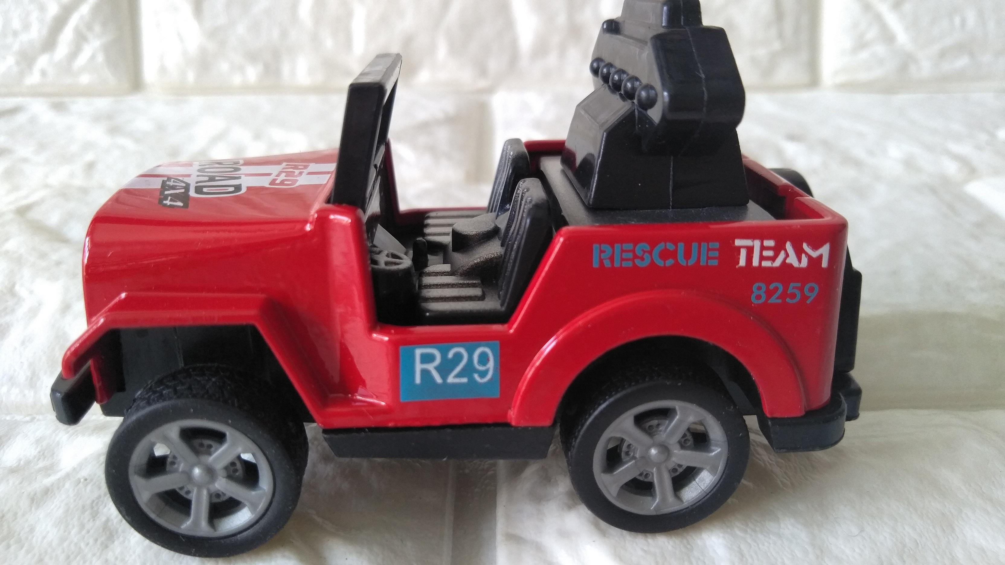 [HCM]ĐỒ CHƠI  XE JEEP BẰNG SẮT CHO BÉ 4 CHIẾC