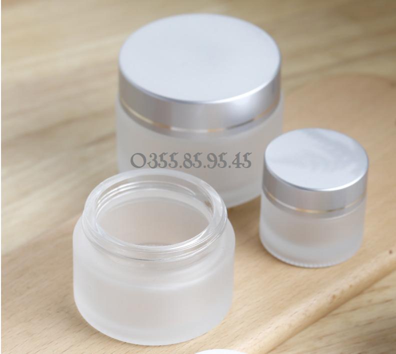 Bộ 10 Hũ thủy tinh 50g thân mờ nắp bạc chiết kem, Hủ thủy tinh đựng mỹ phẩm du lịch