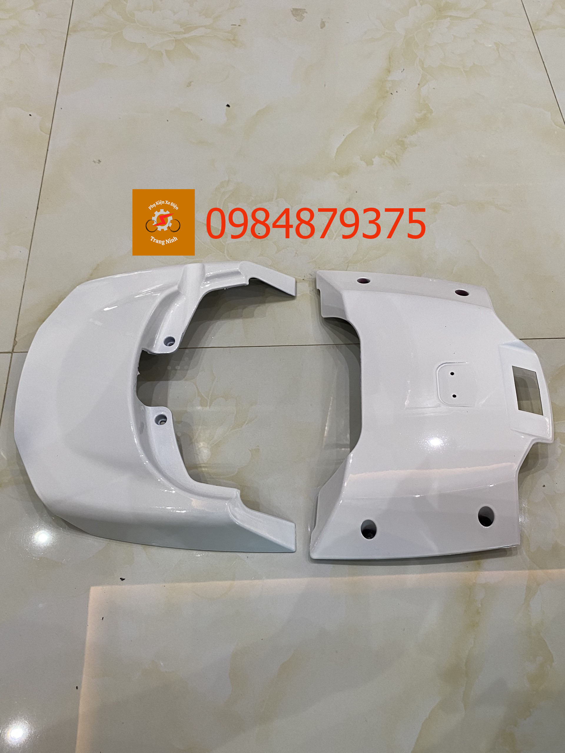ỐP ĐÈN HẬU XE ĐIỆN M133( ỐP HẬU PLUS) KHÔNG DÁN TEM