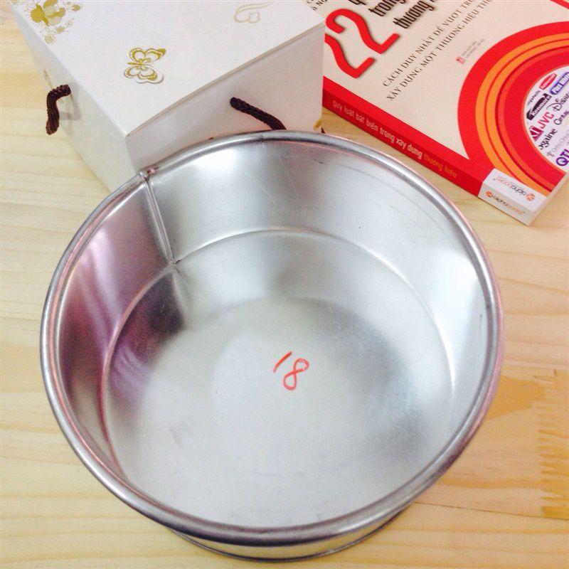 KHUÔN BÁNH NHÔM  GIA CÔNG HÌNH TRÒN ĐÁY LIỀN 18 CM