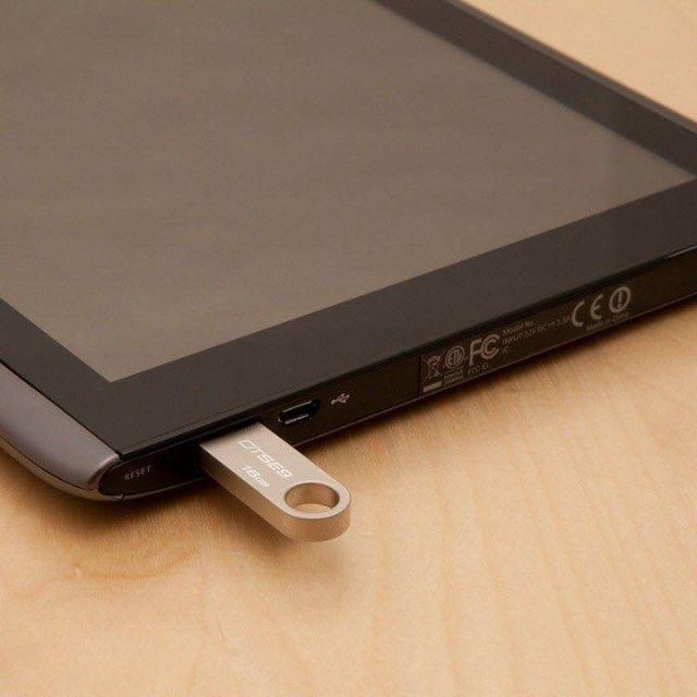 USB 2.0 kingston data traveler se9 8gb - dung lượng thực