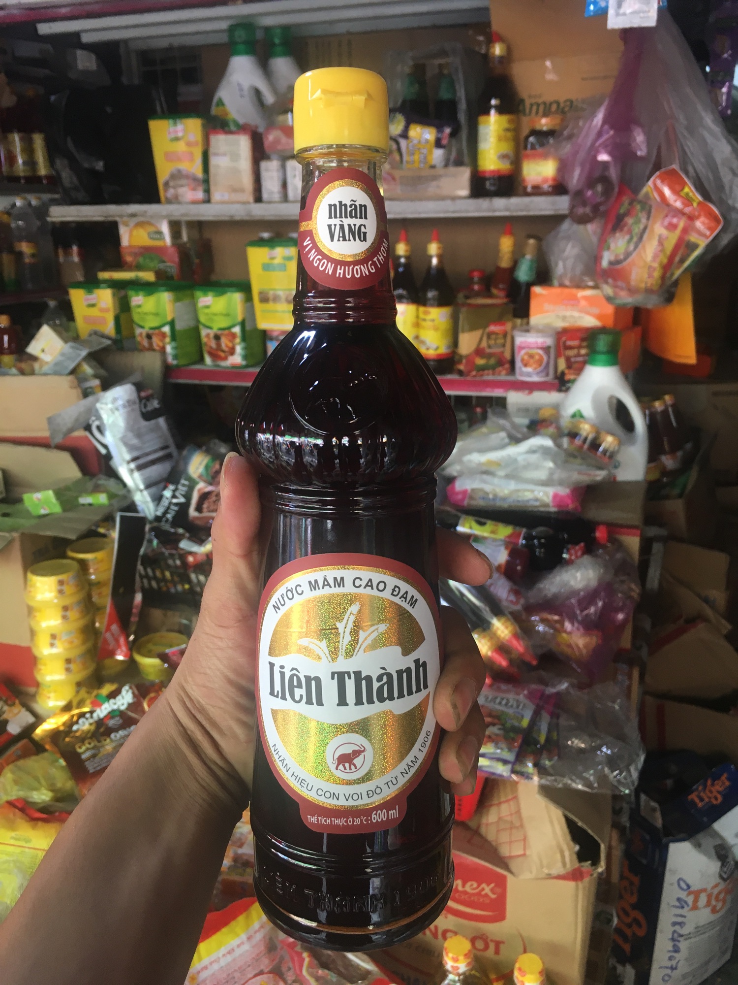 Nước mắm Liên Thành Nhãn Vàng 600ml