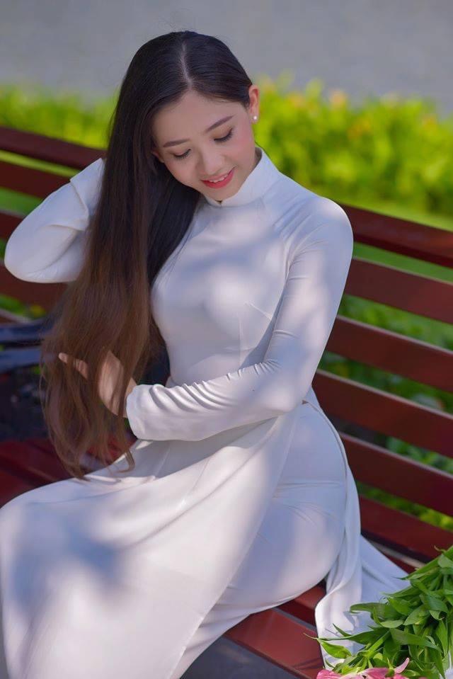 ÁO DÀI TRẮNG 4 tà [ rẻ & đẹp ] 🦋🦋 chất vải lụa Thái Tuấn