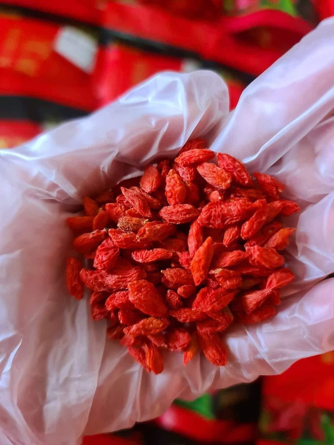 Kỷ tử ninh hạ 250g ( hột vừa , khô , hàng tuyển , pha trà , nấu canh ,nấu chè )