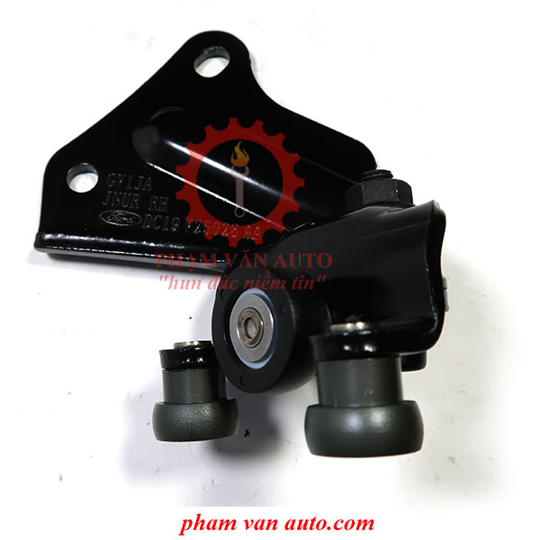 Bi cửa lùa trên hàng chính hãng ford transit phạm văn auto