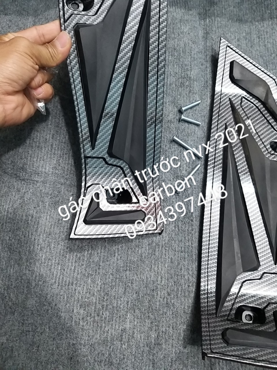 GÁC CHÂN TRƯỚC CARBON XE NVX 21 CAO CẮP