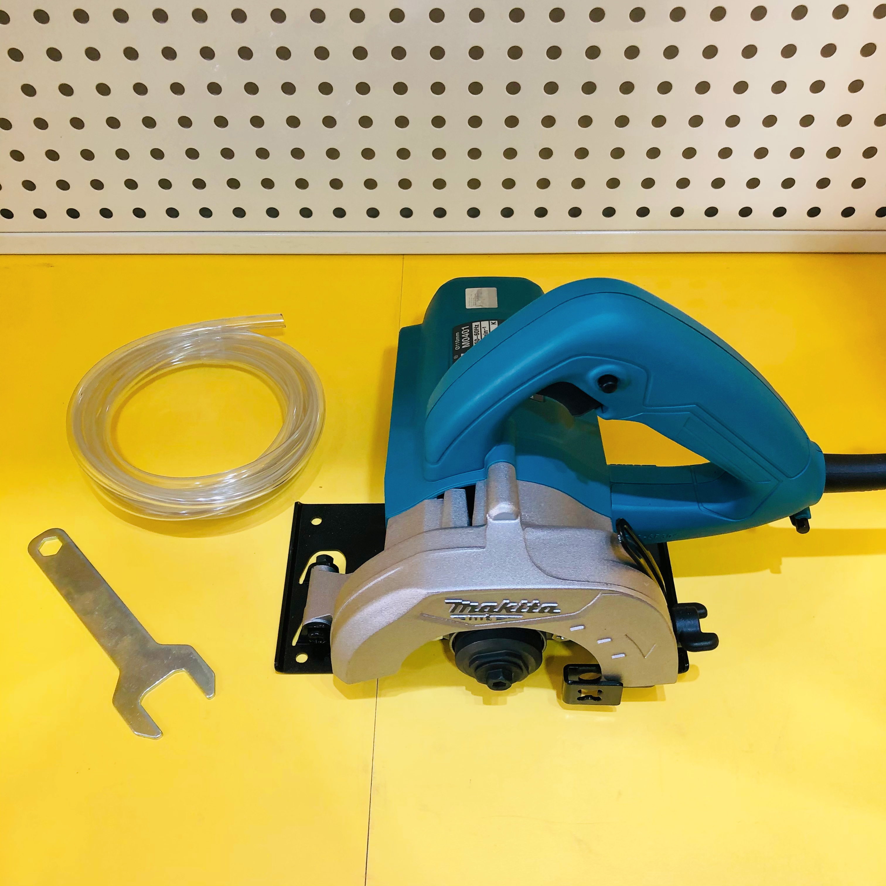 [HCM]Máy Cắt Gạch Đá 110mm Makita M0401B