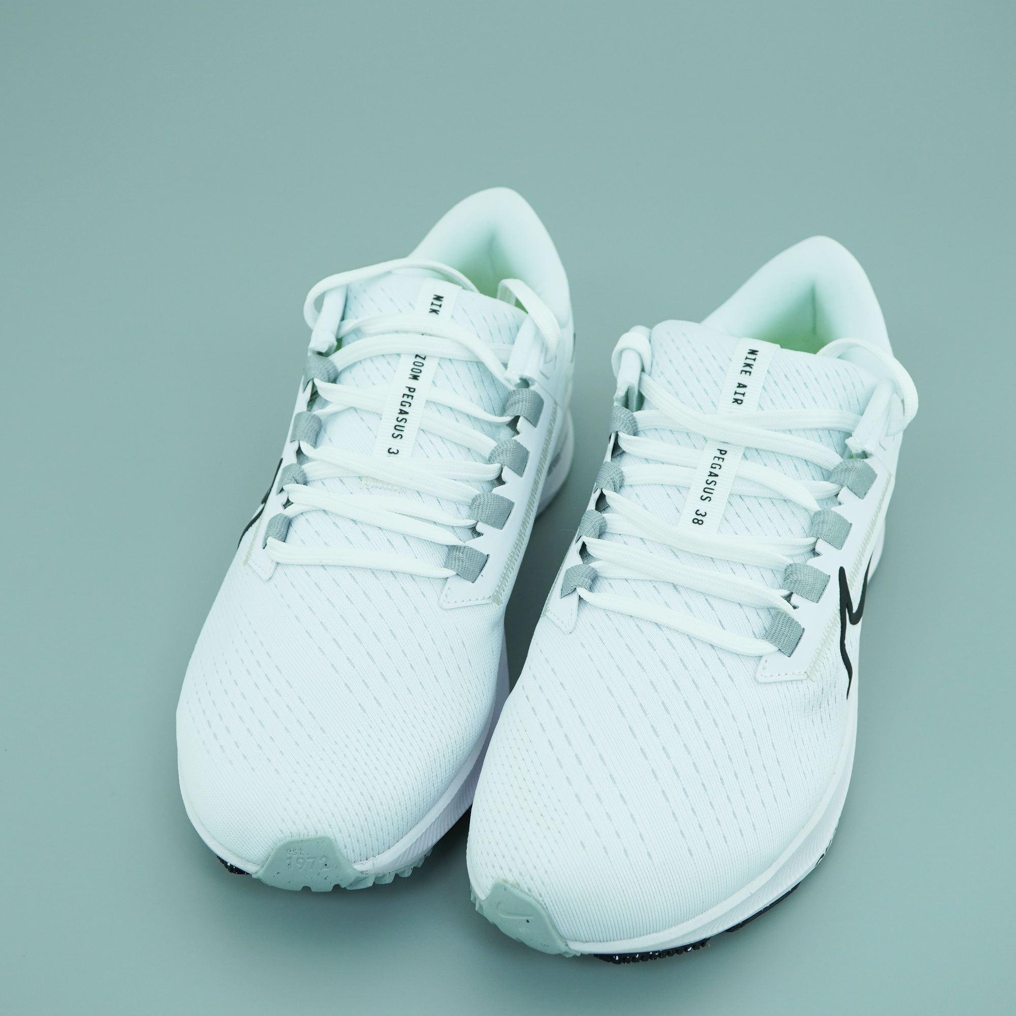 Giày chạy Nike Air Zoom Pegasus 38 White Black