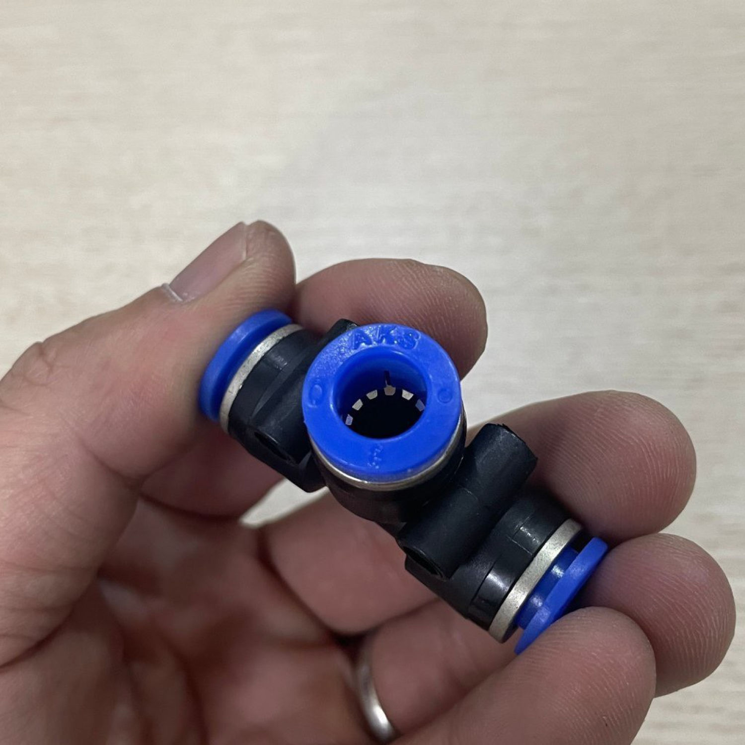 Co T dùng cho hệ thống ống phun sương