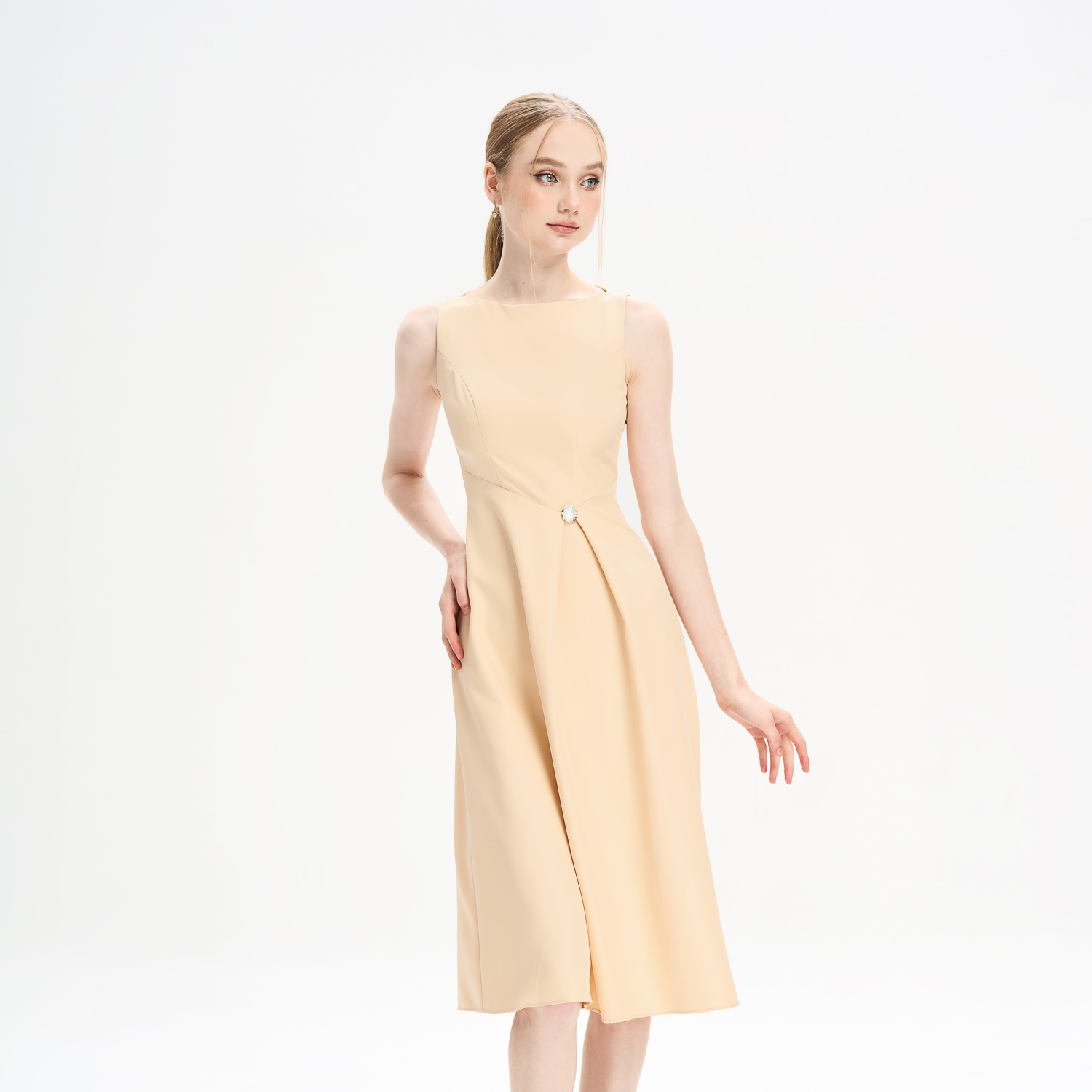 Đầm midi xòe cotton lạnh xếp ly tà lệch Maybi
