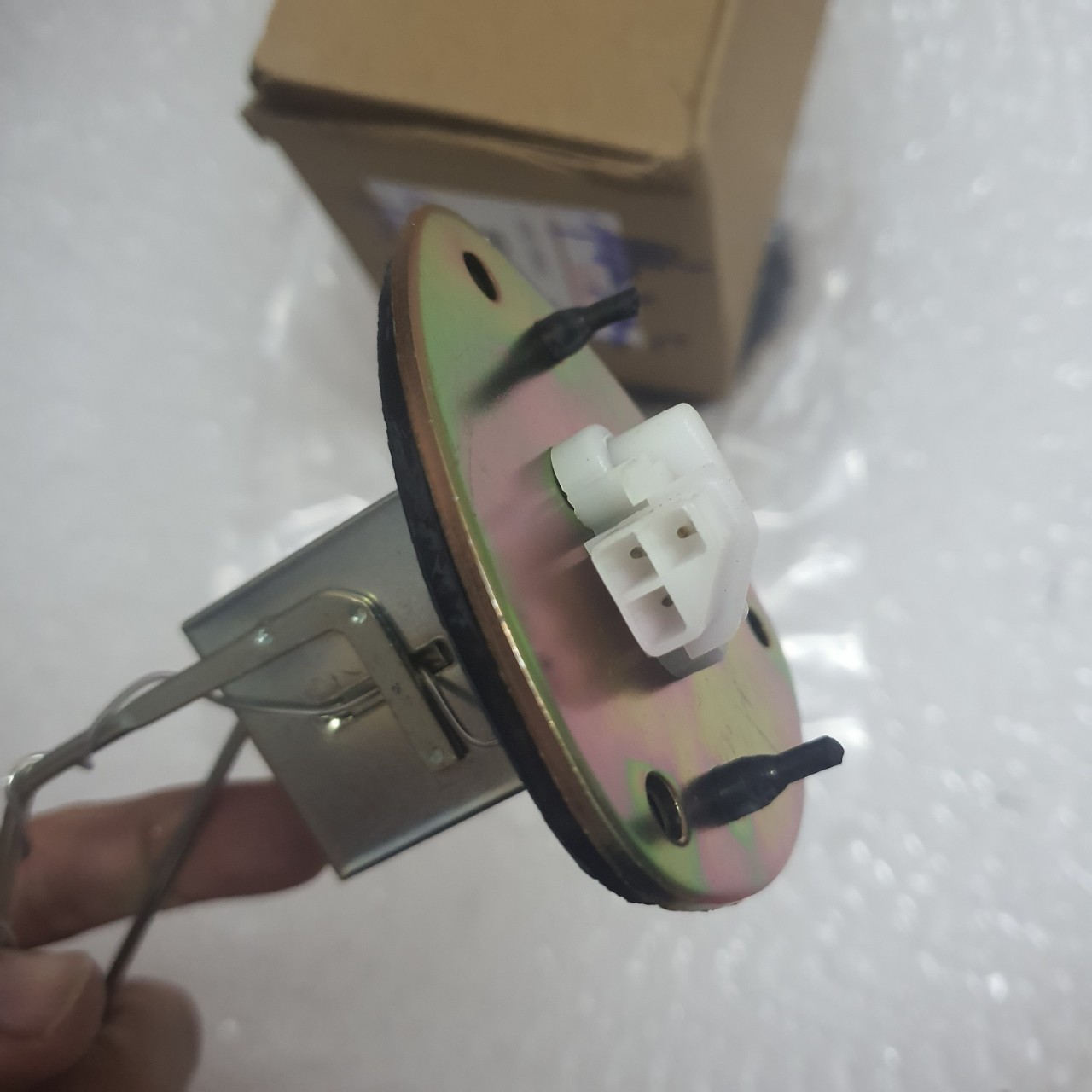 Phao báo xăng Mitsubishi Jolie