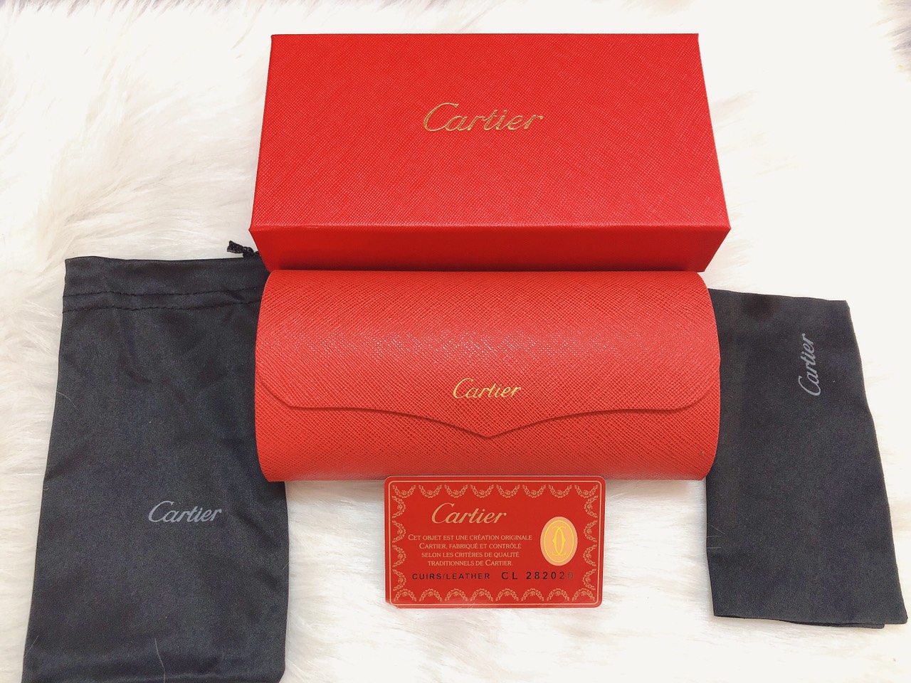 Hộp Đựng Kính Cartier