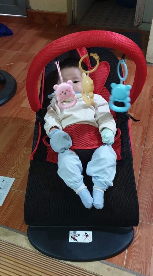 Ghế rung cho bé- Có đồ chơi- Có gối