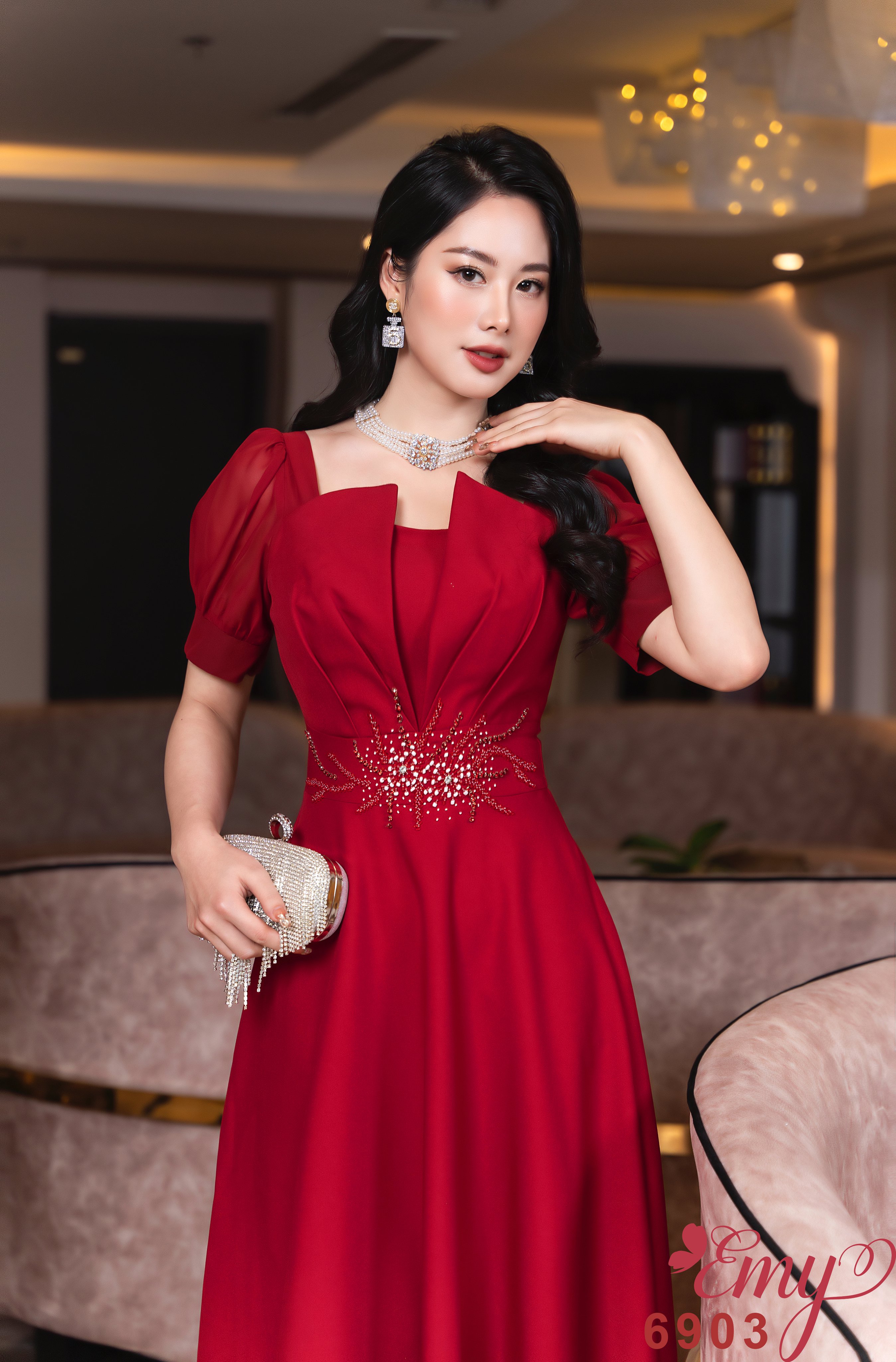 Đầm EMY EM6903 Xoè Đỏ Kết Hạt