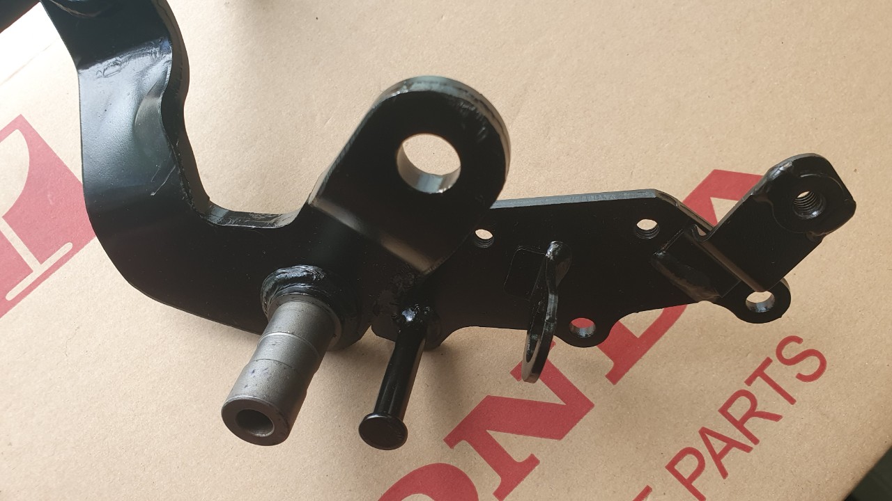 [HCM]BÁT SẮT GÁC CHÂN PHẢI HONDA WINNER V1