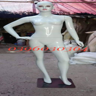 Manocanh nữ tạo dáng