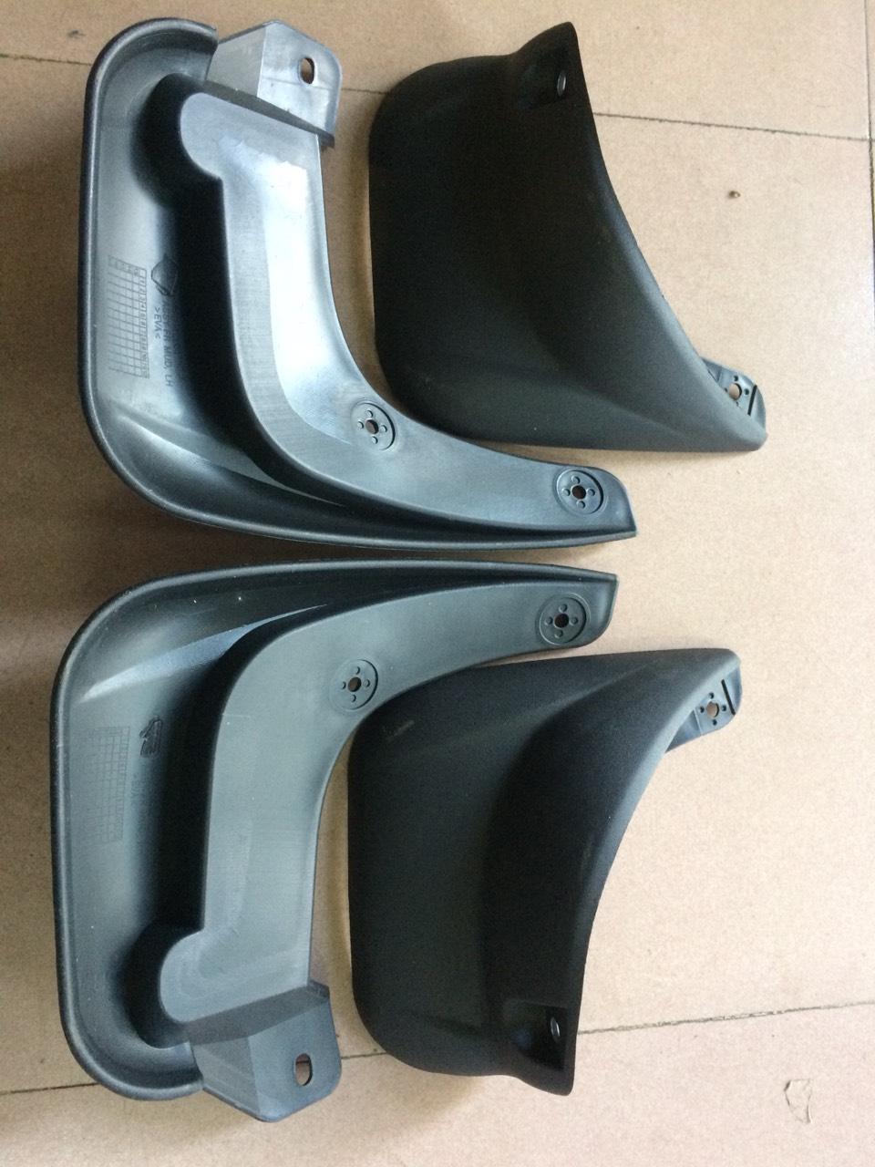 Chắn bùn bánh Getz ( Giá 1 Bộ ) OEM