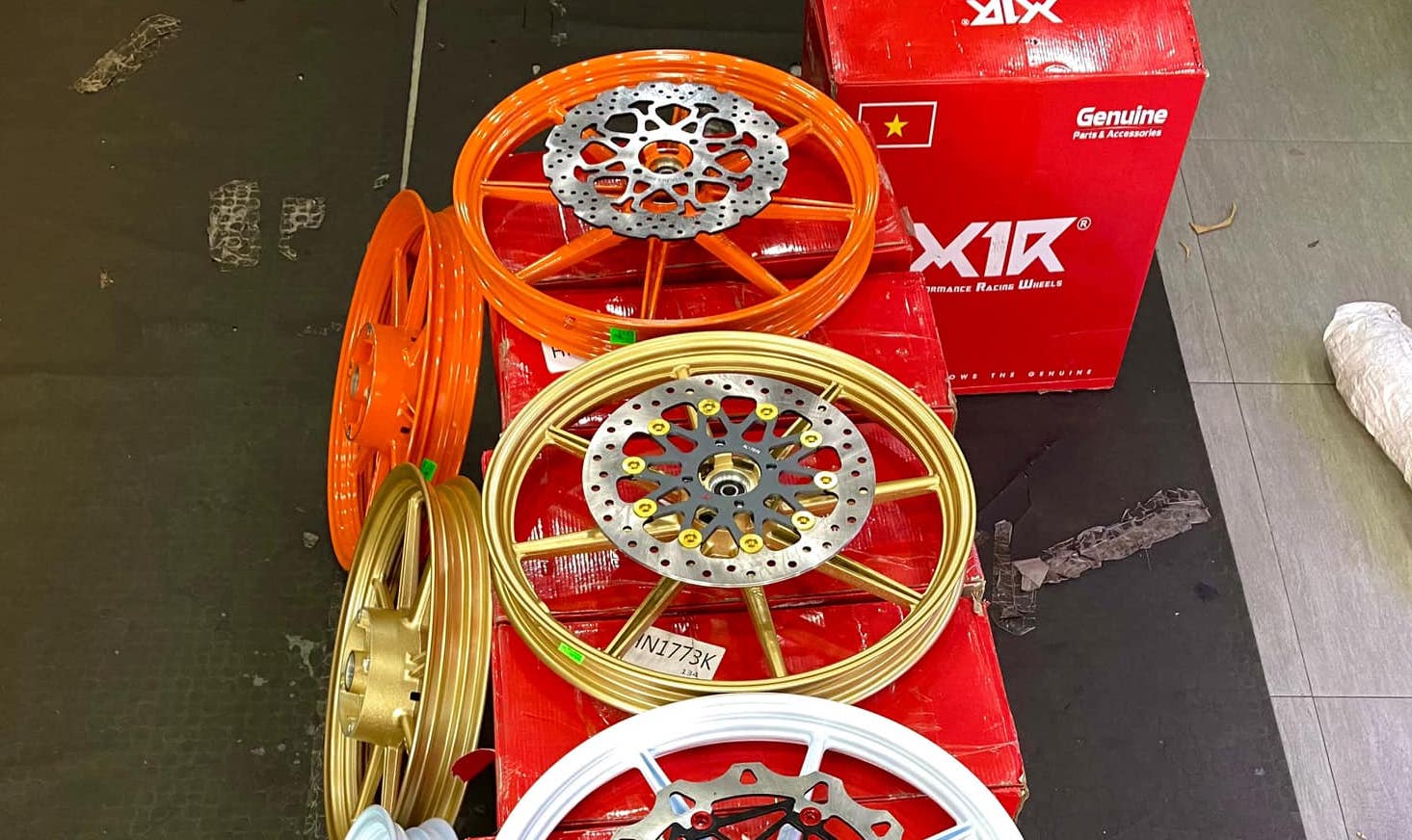 [HCM]Mâm X1R 8 cây cho Winner có 4 màu (1.6 - 1.85) - tặng đĩa trước