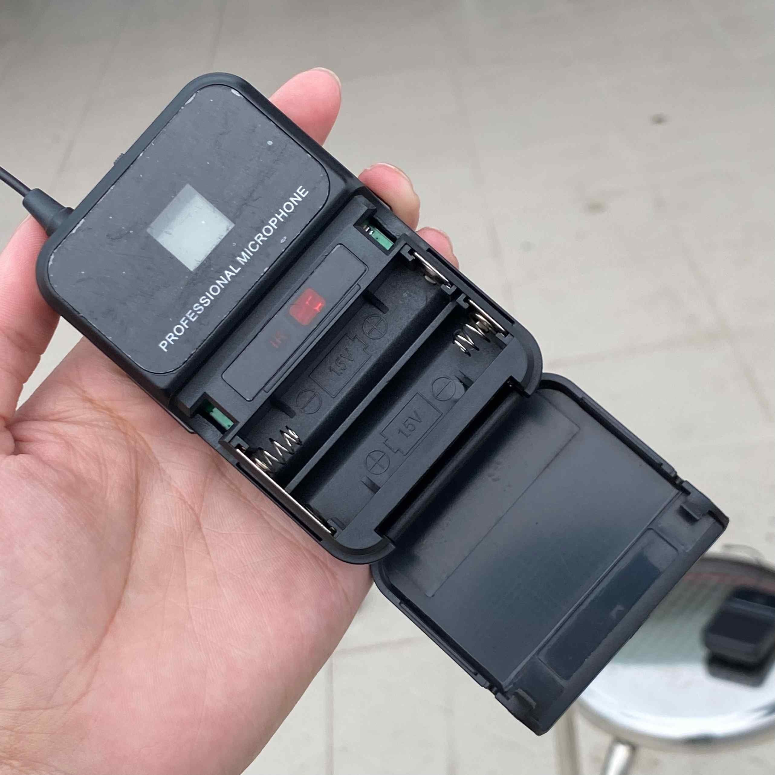 [ Giảm Giá ] Micro Đeo Tai Đầu Thu MTMAX AKM44 PLUS – Kèm 4 Micro Đeo Tai, Khả Năng Thu Phát Đến 120m Bảo Hành 12 Tháng Thiết Kế 4 Kênh Tần Số Độc Lập,  dùng âm thanh sự kiện, trường học.