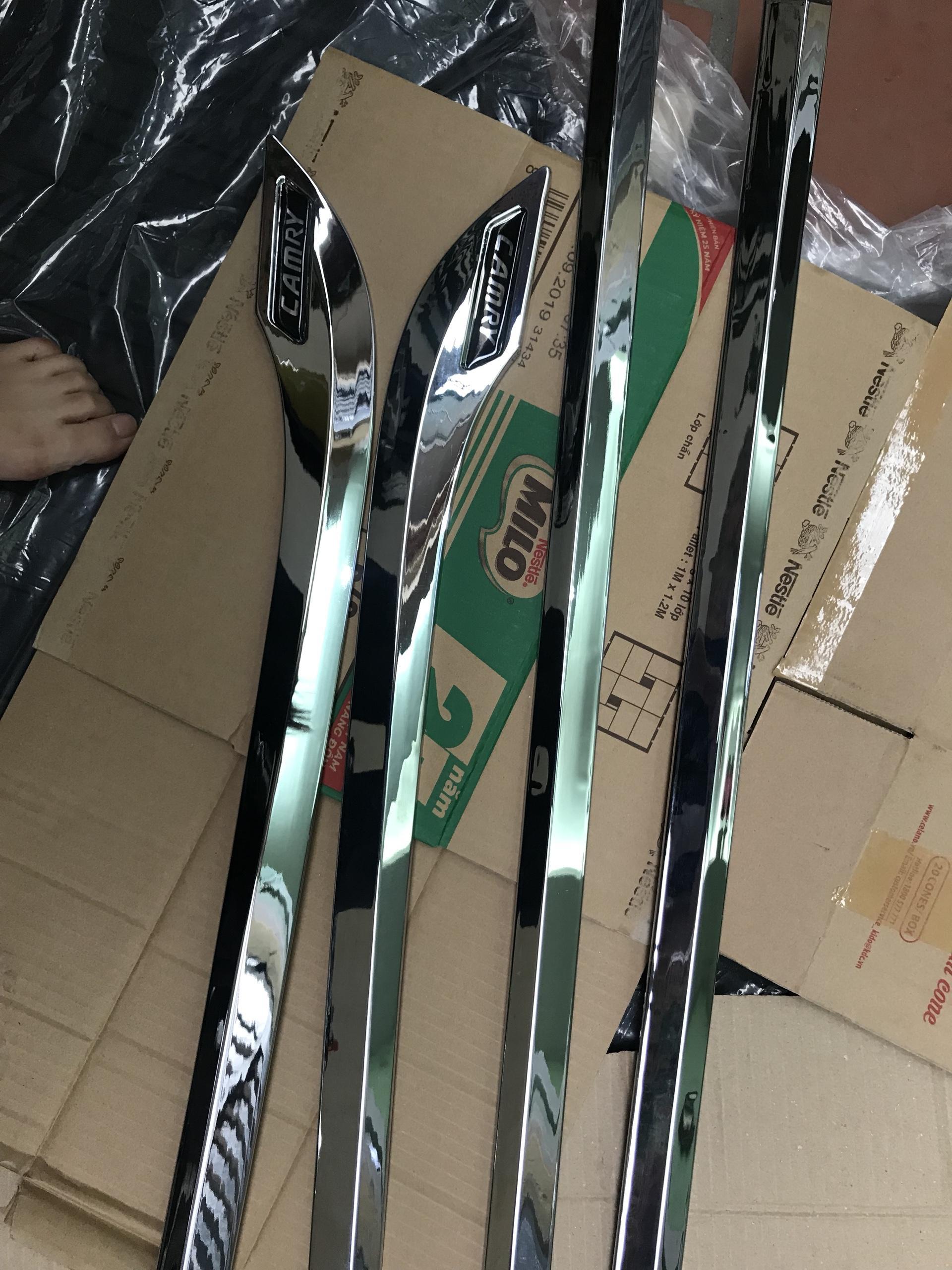 [Hỗ trợ lắp đặt khách Hà Nội] Bộ ốp nẹp sườn xe Camry 2015