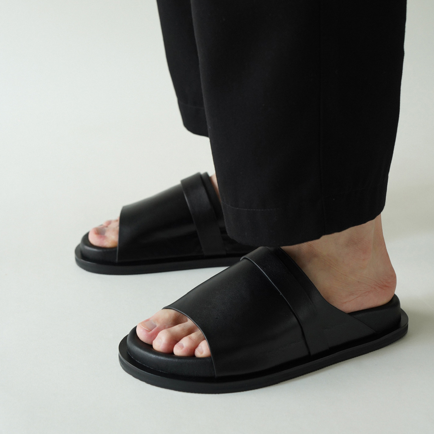 Bun Sandals waa. - Dép Bun Quai Ngang Da Bò