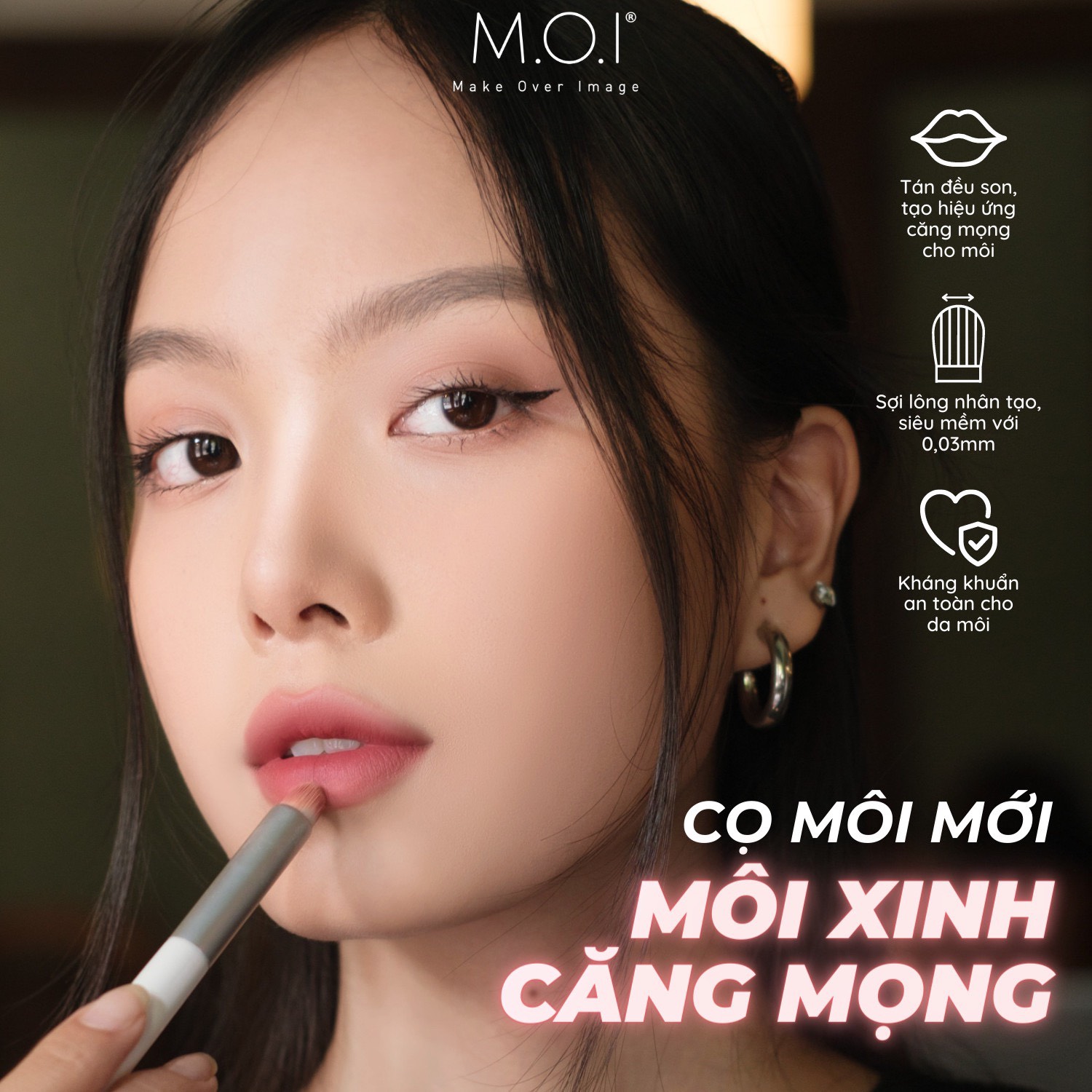 Cọ môi M.O.I Cosmetics nhỏ gọn tiện lợi
