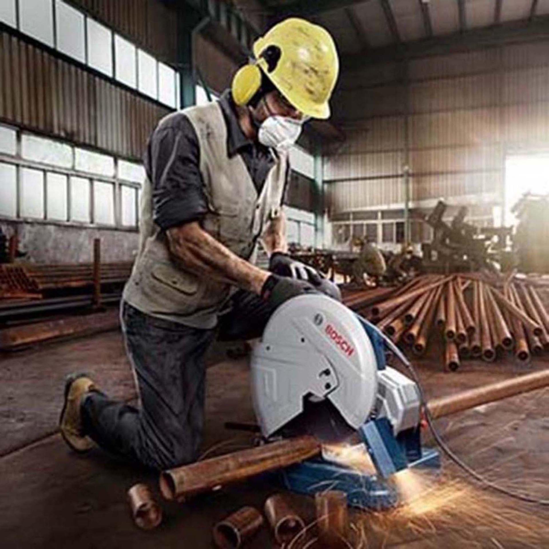 Máy cắt sắt Bosch GCO 14-24