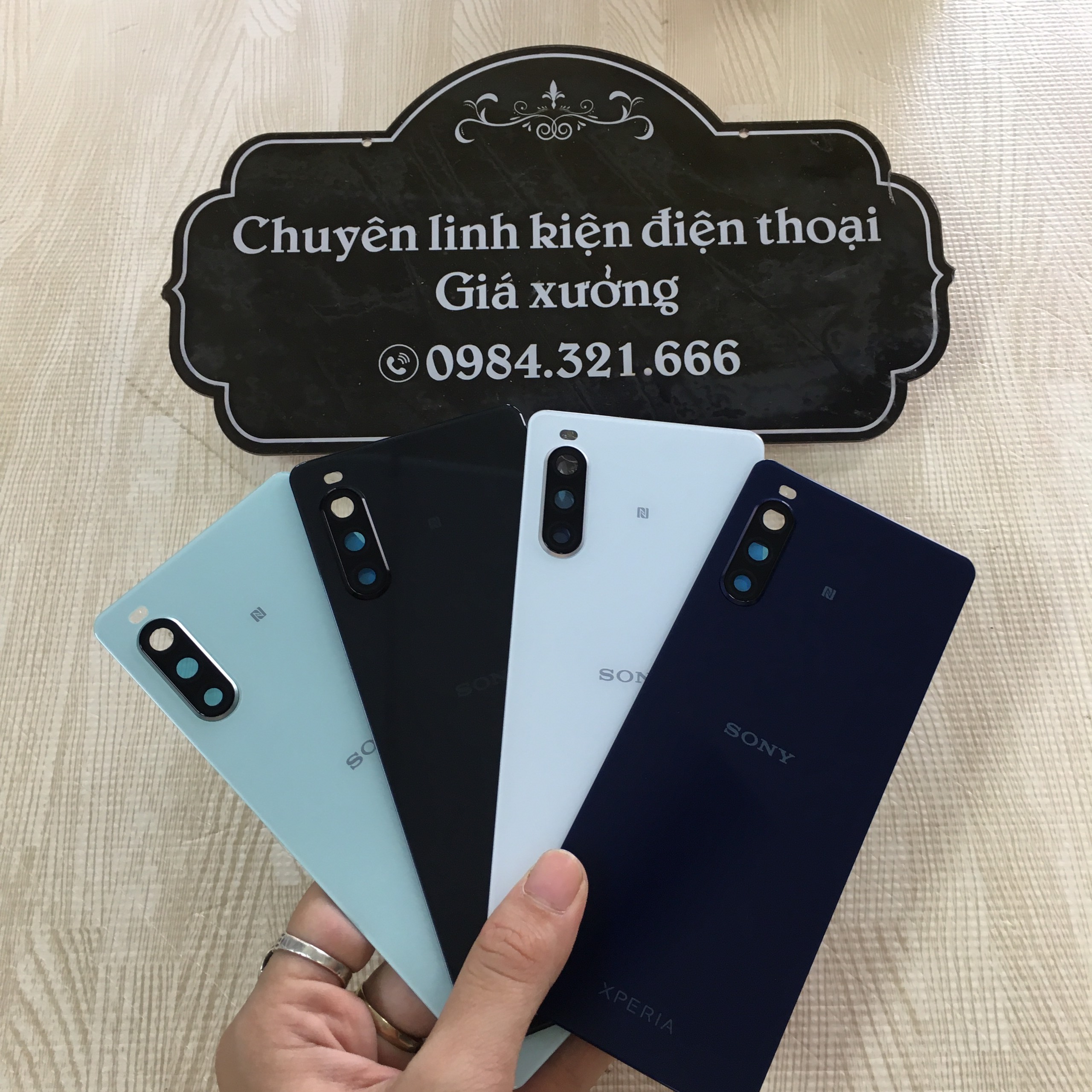 Nắp lưng Sony Xperia 10 ii 2020 Zin