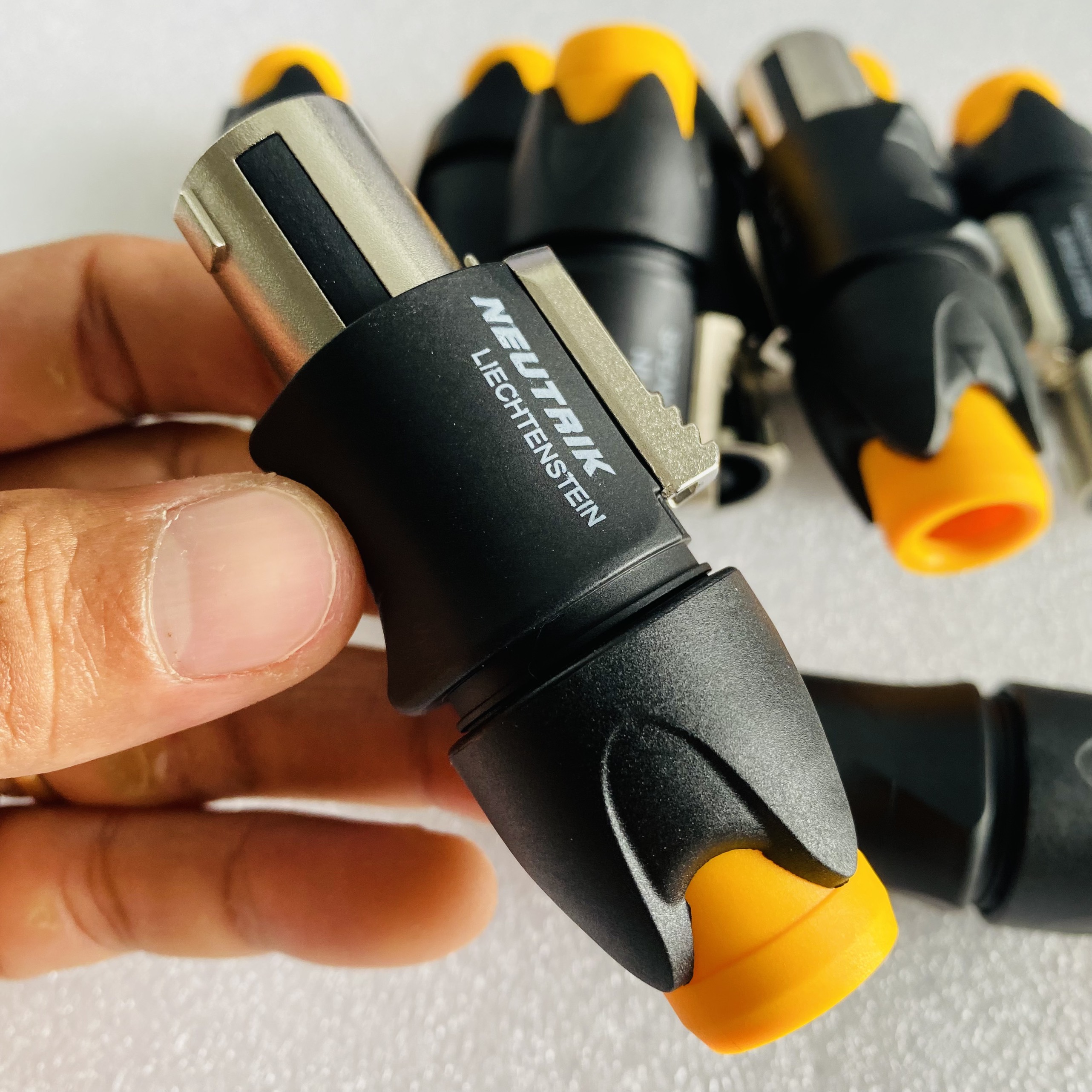 Jack Loa Speakon Bọc Kim Loại ( 1 chiếc )